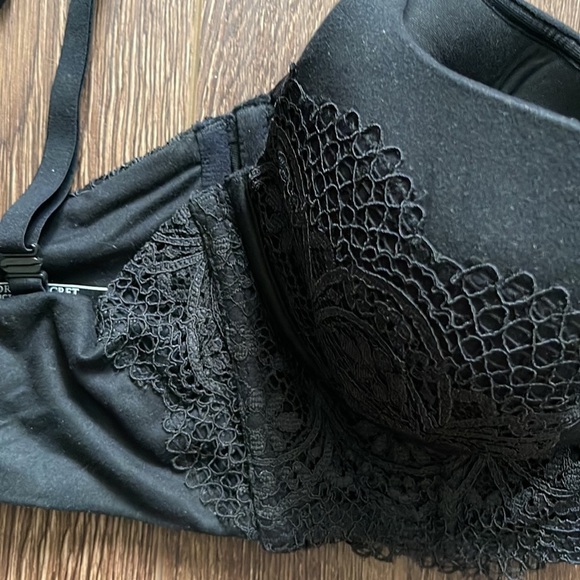 Victoria Secret Bra - Picture 4 of 5